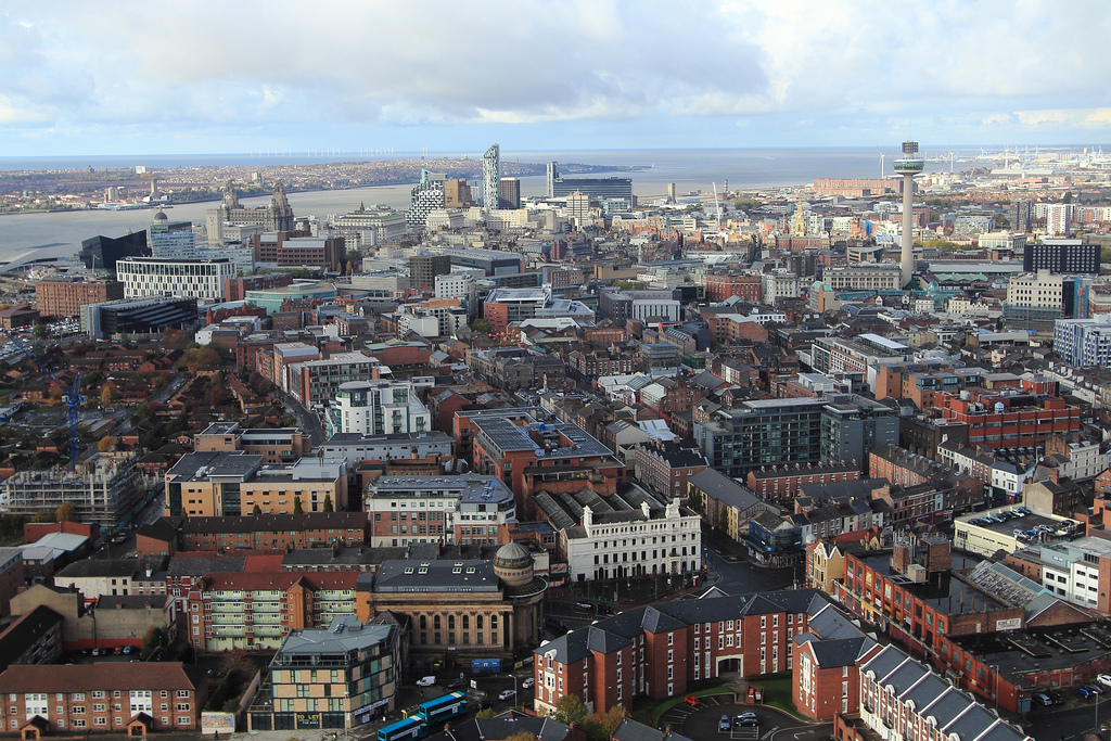 Rent house Liverpool city skyline